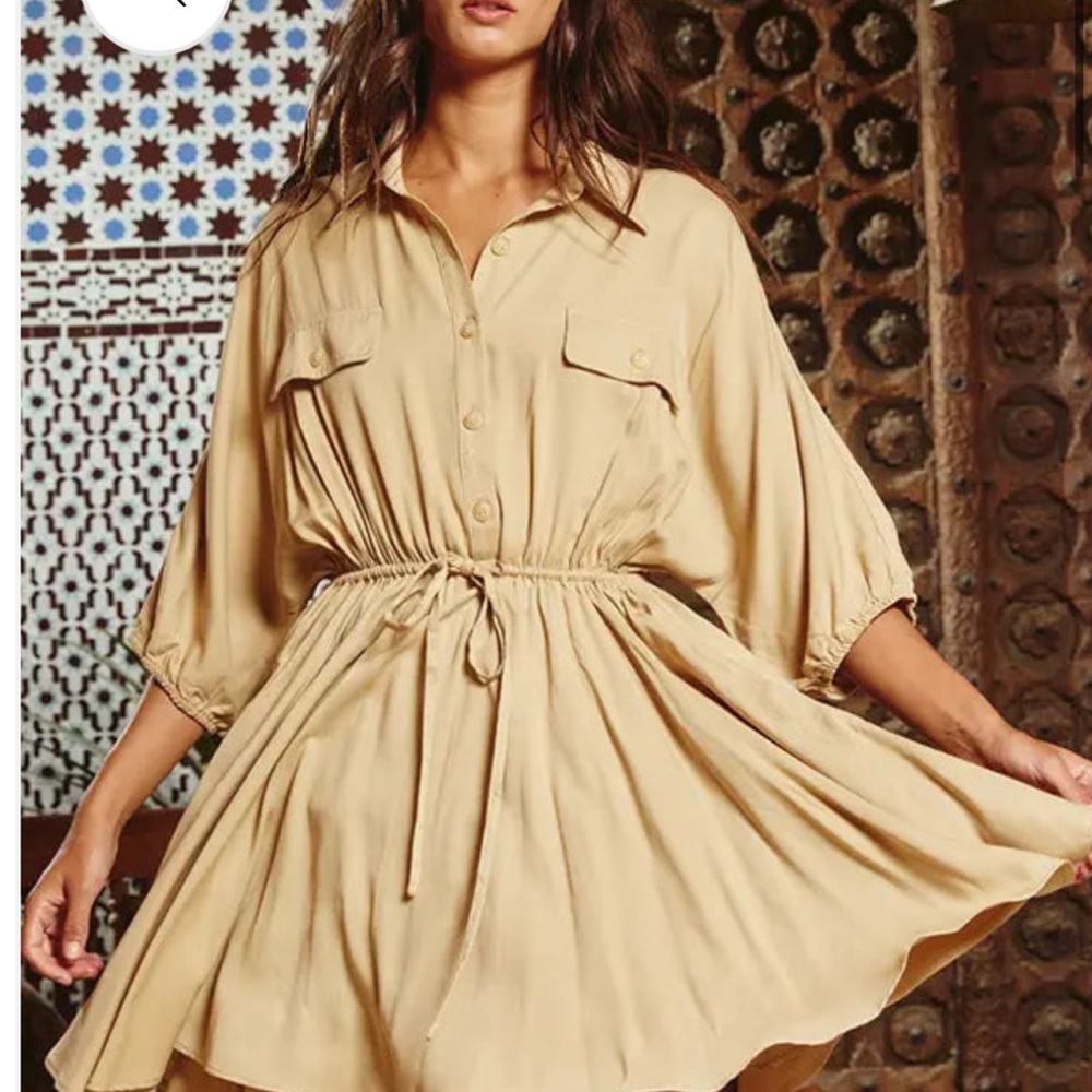 Bucketlist tan, buttoned dress